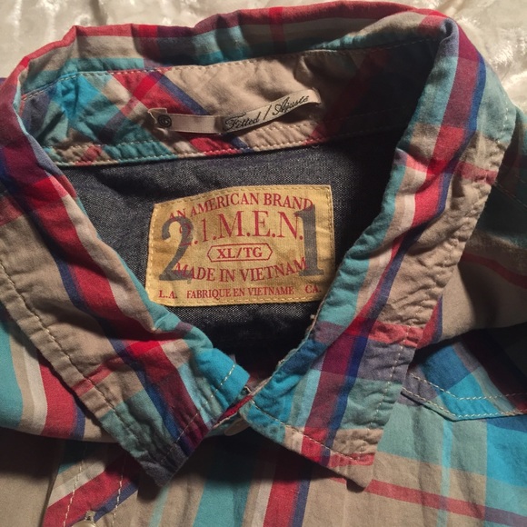 ๐21Men Plaid Button Down๐ - Picture 2 of 6